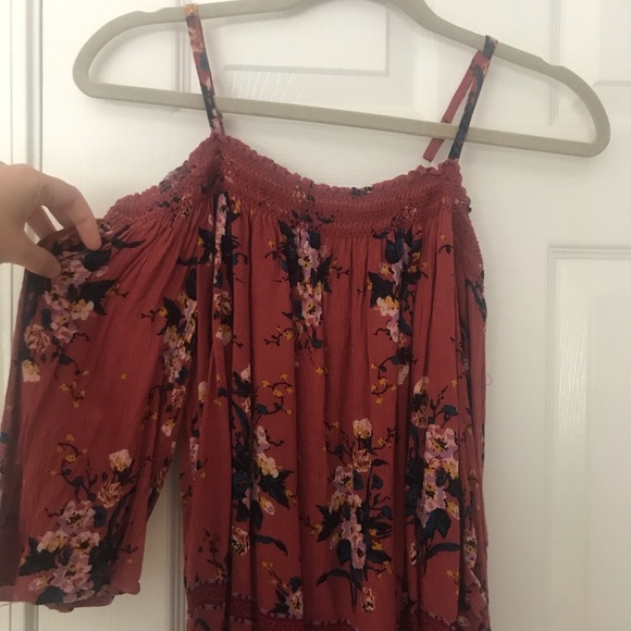 Cold shoulder blouse - Picture 2 of 3